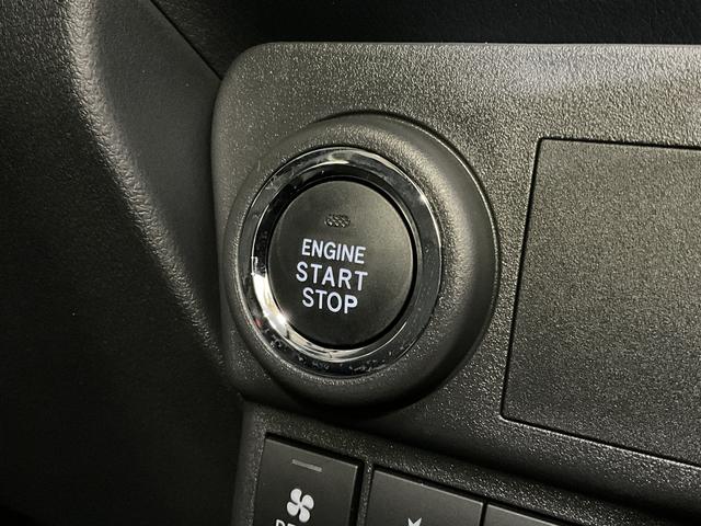 ハイゼットカーゴクルーズ ワンオーナー 切替式4WD リアコーナーセンサーワンオーナー 切替式4WD リアコーナーセンサー オートマチックハイビーム 横滑り防止装置 アイドリングストップ 盗難防止装置 スマートキー プッシュスタート スマートアシスト 電動格納ドアミラー(京都府)の中古車