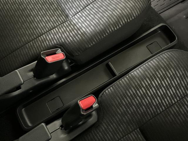 ハイゼットカーゴクルーズ ワンオーナー 切替式4WD リアコーナーセンサーワンオーナー 切替式4WD リアコーナーセンサー オートマチックハイビーム 横滑り防止装置 アイドリングストップ 盗難防止装置 スマートキー プッシュスタート スマートアシスト 電動格納ドアミラー(京都府)の中古車