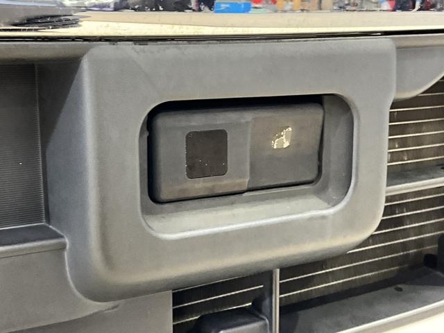 タントカスタムＸ　ＳＡ　ワンオーナー　４ＷＤ　ＣＤオーディオワンオーナー　４ＷＤ　ＣＤオーディオ　片側電動スライドドア　１４インチ純正アルミホイール　ＬＥＤヘッドライト　オートライト　横滑り防止装置　フォグライト　ドアバイザー　スマートキー　プッシュスタート（京都府）の中古車