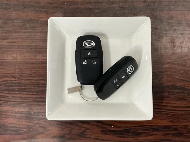 ムーヴキャンバスセオリーＧ　ワンオーナー　４ＷＤ　ディスプレイオーディオワンオーナー　４ＷＤ　ディスプレイオーディオ　バックカメラ　両側電動スライドドア　前後コーナーセンサー　前席シートヒーター　電子パーキング　オートブレーキホールド　ワイヤレス充電　ホッとカップホルダー（京都府）の中古車