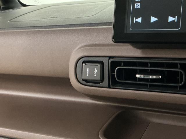 ムーヴキャンバスセオリーＧ　ワンオーナー　４ＷＤ　ディスプレイオーディオワンオーナー　４ＷＤ　ディスプレイオーディオ　バックカメラ　両側電動スライドドア　前後コーナーセンサー　前席シートヒーター　電子パーキング　オートブレーキホールド　ワイヤレス充電　ホッとカップホルダー（京都府）の中古車