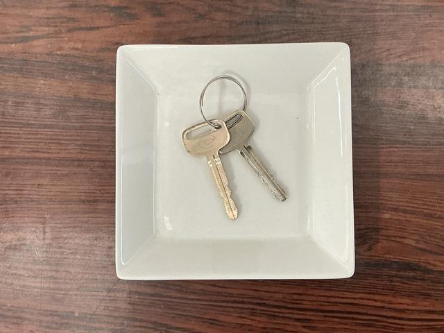 ハイゼットトラックスタンダード　ワンオーナー　４ＷＤ　ＣＶＴ車　ラジオデッキワンオーナー　切替式４ＷＤ　ＣＶＴ車　ラジオデッキ　コーナーセンサー　３方開　オートライト　スペアキー　横滑り防止装置　アイドリングストップ　スマートアシスト　１２Ｖ電源ソケット　マニュアルエアコン（京都府）の中古車