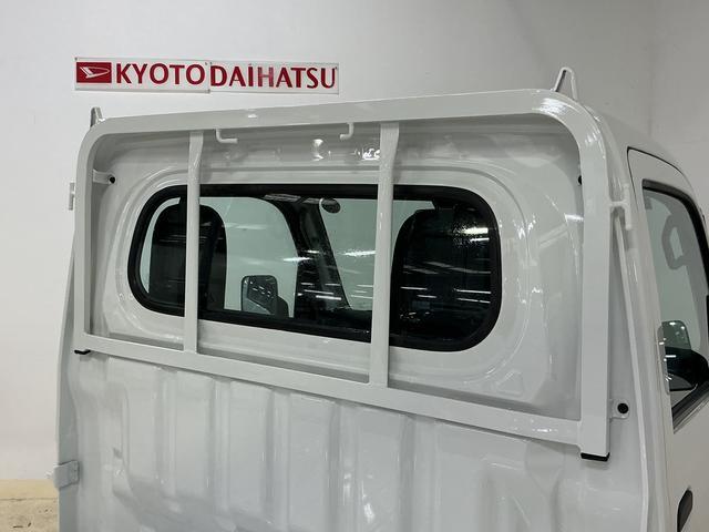 ハイゼットトラックスタンダード　ワンオーナー　４ＷＤ　ＣＶＴ車　ラジオデッキワンオーナー　切替式４ＷＤ　ＣＶＴ車　ラジオデッキ　コーナーセンサー　３方開　オートライト　スペアキー　横滑り防止装置　アイドリングストップ　スマートアシスト　１２Ｖ電源ソケット　マニュアルエアコン（京都府）の中古車