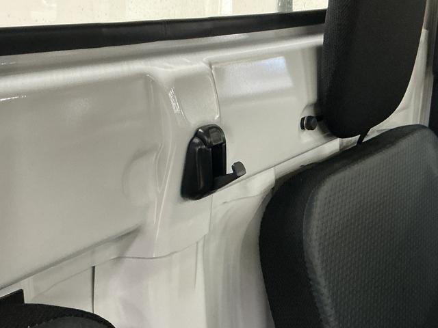 ハイゼットトラックスタンダード　ワンオーナー　４ＷＤ　ＣＶＴ車　ラジオデッキワンオーナー　切替式４ＷＤ　ＣＶＴ車　ラジオデッキ　コーナーセンサー　３方開　オートライト　スペアキー　横滑り防止装置　アイドリングストップ　スマートアシスト　１２Ｖ電源ソケット　マニュアルエアコン（京都府）の中古車