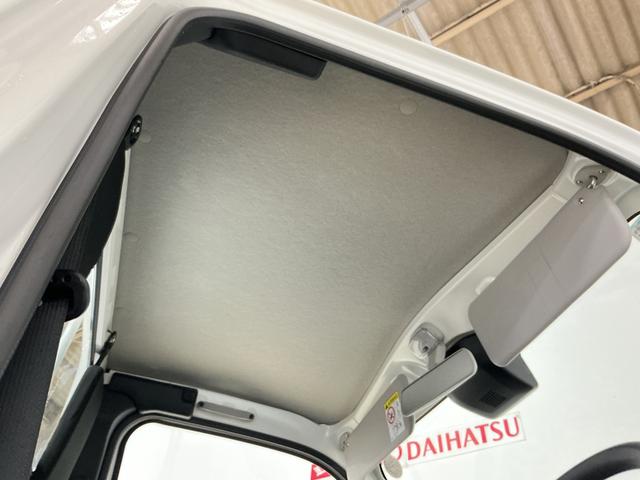 ハイゼットトラックスタンダード　ワンオーナー　４ＷＤ　ＣＶＴ車　ラジオデッキワンオーナー　切替式４ＷＤ　ＣＶＴ車　ラジオデッキ　コーナーセンサー　３方開　オートライト　スペアキー　横滑り防止装置　アイドリングストップ　スマートアシスト　１２Ｖ電源ソケット　マニュアルエアコン（京都府）の中古車