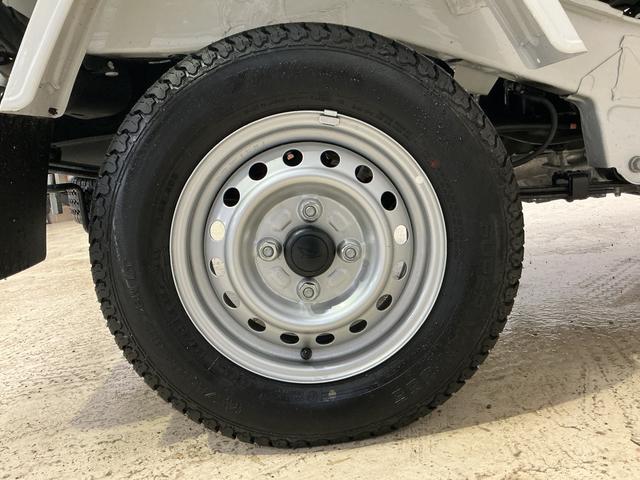 ハイゼットトラックスタンダード　ワンオーナー　４ＷＤ　ＣＶＴ車　ラジオデッキワンオーナー　切替式４ＷＤ　ＣＶＴ車　ラジオデッキ　コーナーセンサー　３方開　オートライト　スペアキー　横滑り防止装置　アイドリングストップ　スマートアシスト　１２Ｖ電源ソケット　マニュアルエアコン（京都府）の中古車