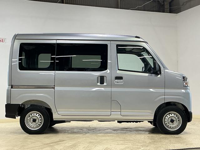 ハイゼットカーゴＤＸ　デラックス　４ＷＤ　スマートアシスト　キーレスリモコン４ＷＤ　スマートアシスト　キーレスリモコン　マニュアルエアコン　ＡＭ／ＦＭチューナー　コーナーセンサー　フロントパワーウインド　スチールホイール　ラバーマット　オートライト　アイドリングストップ（京都府）の中古車