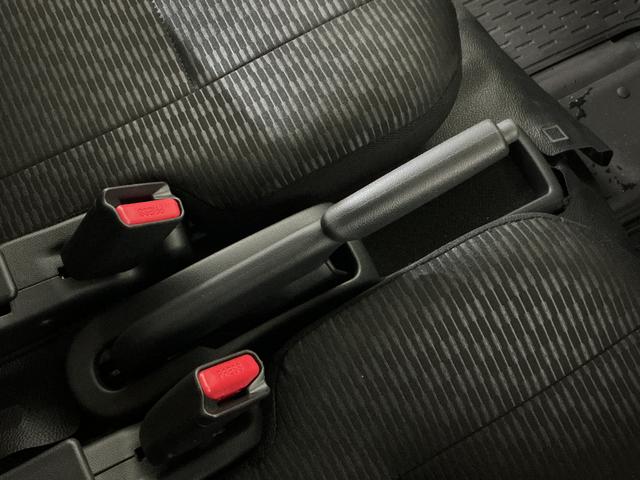 ハイゼットカーゴＤＸ　デラックス　４ＷＤ　スマートアシスト　キーレスリモコン４ＷＤ　スマートアシスト　キーレスリモコン　マニュアルエアコン　ＡＭ／ＦＭチューナー　コーナーセンサー　フロントパワーウインド　スチールホイール　ラバーマット　オートライト　アイドリングストップ（京都府）の中古車