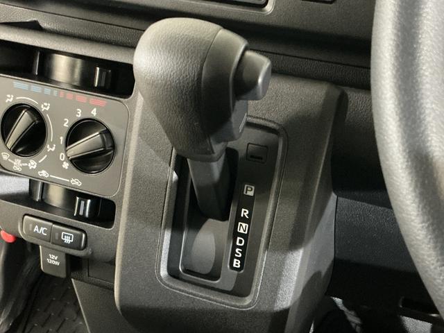 ハイゼットカーゴＤＸ　デラックス　４ＷＤ　スマートアシスト　キーレスリモコン４ＷＤ　スマートアシスト　キーレスリモコン　マニュアルエアコン　ＡＭ／ＦＭチューナー　コーナーセンサー　フロントパワーウインド　スチールホイール　ラバーマット　オートライト　アイドリングストップ（京都府）の中古車