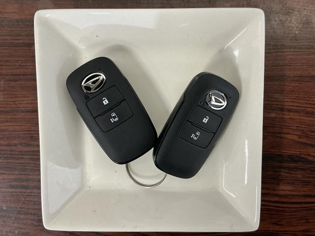 ムーヴＸ　助手席側リヤパワースライドドア　スマートアシスト助手席側リヤパワースライドドア　スマートアシスト　プッシュボタンエンジンスタート　コーナーセンサー　オートライト　オートエアコン　ホイールキャップ　ＬＥＤヘッドライト　電動格納式ドアミラー　ＡＢＳ（京都府）の中古車