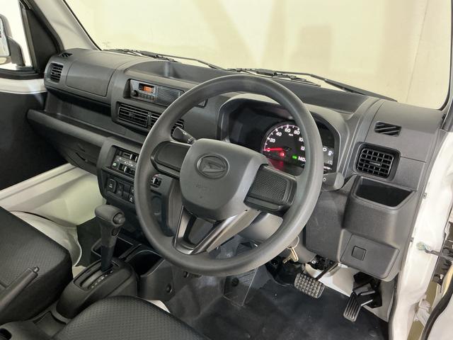 ハイゼットトラックスタンダード　４ＷＤ　ＣＶＴ　ラジオデッキ　コーナーセンサー４ＷＤ　ＣＶＴ車　ラジオデッキ　前後コーナーセンサー　３方開　オートマチックハイビーム　衝突軽減ブレーキ　１２Ｖ電源ソケット　横滑り防止装置　アイドリングストップ　オートライト　スペアキー（京都府）の中古車