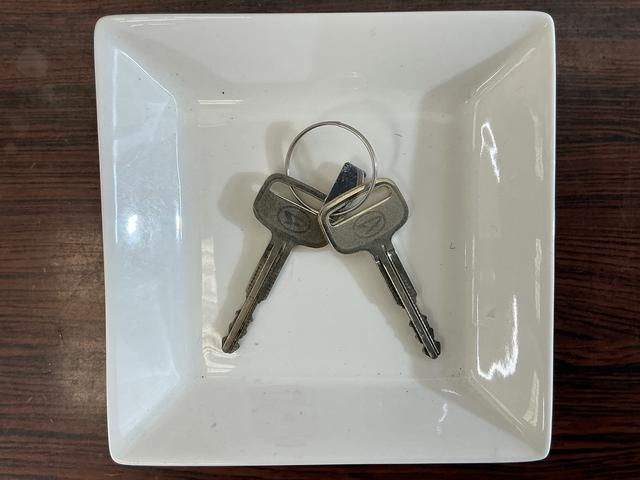 ハイゼットトラックスタンダード　４ＷＤ　ＣＶＴ　ラジオデッキ　コーナーセンサー４ＷＤ　ＣＶＴ車　ラジオデッキ　前後コーナーセンサー　３方開　オートマチックハイビーム　衝突軽減ブレーキ　１２Ｖ電源ソケット　横滑り防止装置　アイドリングストップ　オートライト　スペアキー（京都府）の中古車