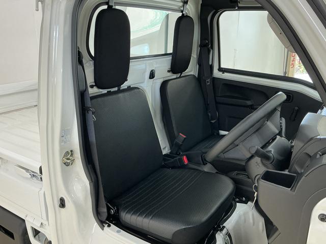 ハイゼットトラックスタンダード　４ＷＤ　ＣＶＴ　ラジオデッキ　コーナーセンサー４ＷＤ　ＣＶＴ車　ラジオデッキ　前後コーナーセンサー　３方開　オートマチックハイビーム　衝突軽減ブレーキ　１２Ｖ電源ソケット　横滑り防止装置　アイドリングストップ　オートライト　スペアキー（京都府）の中古車