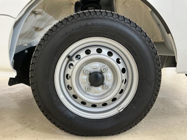 ハイゼットトラックスタンダード　４ＷＤ　ＣＶＴ　ラジオデッキ　コーナーセンサー４ＷＤ　ＣＶＴ車　ラジオデッキ　前後コーナーセンサー　３方開　オートマチックハイビーム　衝突軽減ブレーキ　１２Ｖ電源ソケット　横滑り防止装置　アイドリングストップ　オートライト　スペアキー（京都府）の中古車