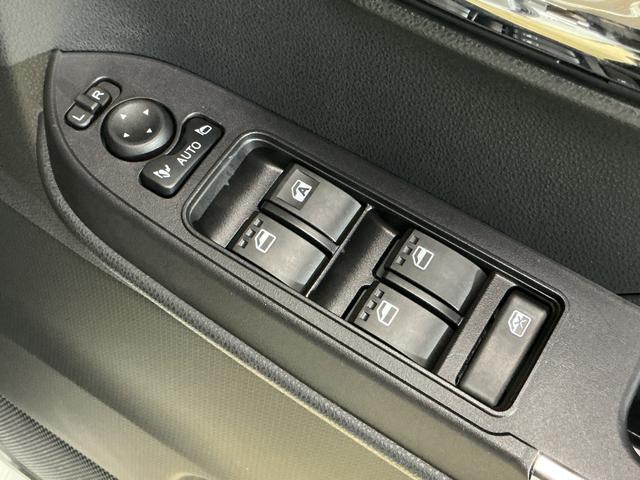 タントカスタムＸ　４ＷＤ　バックカメラ　シートヒーター　両側電動４ＷＤ　バックカメラ　両側電動スライドドア　前後コーナーセンサー　前席シートヒーター　１４インチ純正アルミホイール　オートマチックハイビーム　ＵＳＢチャージャー　アイドリングストップ　スペアキー有り（京都府）の中古車