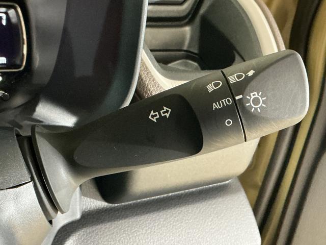 ムーヴX 片側電動スライドドア 前後コーナーセンサー スペアキー有片側電動スライドドア 前後コーナーセンサー オートハイビーム LEDヘッドライト アイドリングストップ 横滑り防止装置 オートライト スマートキー サイド/サイドカーテンエアバッグ プッシュスタート(京都府)の中古車