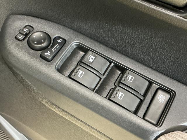 ムーヴＸ　助手席側リヤパワースライドドア　スマートアシスト助手席側リヤパワースライドドア　プッシュボタンエンジンスタート　スマートアシスト　ＬＥＤヘッドライト　オートライト　オートエアコン　コーナーセンサー　電動格納式ドアミラー　ホイールキャップ　ＡＢＳ（京都府）の中古車