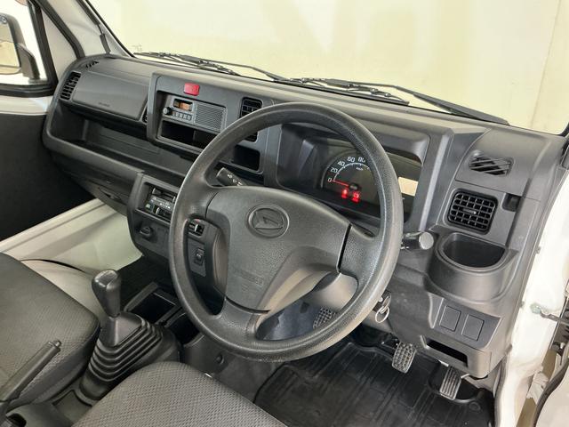 ハイゼットトラックスタンダード　ワンオーナー　５速ＭＴ　ラジオデッキ　ＥＴＣワンオーナー　５速ＭＴ　ラジオデッキ　ＥＴＣ　ドライブレコーダー　３方開　キーレスエントリー　ドアバイザー　マニュアルエアコン　ヘッドライトレべライザー　ラバーマット　スペアタイヤ　１２Ｖ電源ソケット（京都府）の中古車