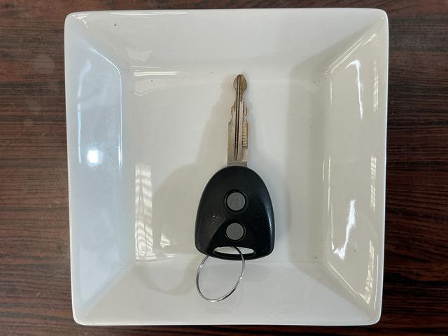 ハイゼットトラックスタンダード　ワンオーナー　５速ＭＴ　ラジオデッキ　ＥＴＣワンオーナー　５速ＭＴ　ラジオデッキ　ＥＴＣ　ドライブレコーダー　３方開　キーレスエントリー　ドアバイザー　マニュアルエアコン　ヘッドライトレべライザー　ラバーマット　スペアタイヤ　１２Ｖ電源ソケット（京都府）の中古車