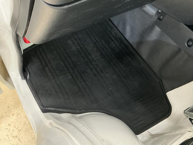 ハイゼットトラックスタンダード　ワンオーナー　５速ＭＴ　ラジオデッキ　ＥＴＣワンオーナー　５速ＭＴ　ラジオデッキ　ＥＴＣ　ドライブレコーダー　３方開　キーレスエントリー　ドアバイザー　マニュアルエアコン　ヘッドライトレべライザー　ラバーマット　スペアタイヤ　１２Ｖ電源ソケット（京都府）の中古車