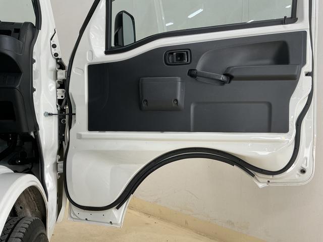 ハイゼットトラックスタンダード　ワンオーナー　５速ＭＴ　ラジオデッキ　ＥＴＣワンオーナー　５速ＭＴ　ラジオデッキ　ＥＴＣ　ドライブレコーダー　３方開　キーレスエントリー　ドアバイザー　マニュアルエアコン　ヘッドライトレべライザー　ラバーマット　スペアタイヤ　１２Ｖ電源ソケット（京都府）の中古車