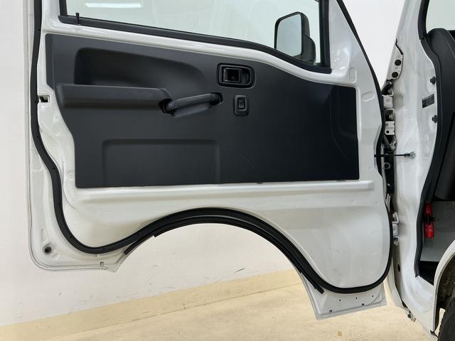 ハイゼットトラックスタンダード　ワンオーナー　５速ＭＴ　ラジオデッキ　ＥＴＣワンオーナー　５速ＭＴ　ラジオデッキ　ＥＴＣ　ドライブレコーダー　３方開　キーレスエントリー　ドアバイザー　マニュアルエアコン　ヘッドライトレべライザー　ラバーマット　スペアタイヤ　１２Ｖ電源ソケット（京都府）の中古車