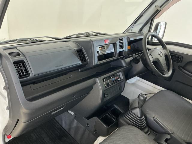 ハイゼットトラックスタンダード　ワンオーナー　５速ＭＴ　ラジオデッキ　ＥＴＣワンオーナー　５速ＭＴ　ラジオデッキ　ＥＴＣ　ドライブレコーダー　３方開　キーレスエントリー　ドアバイザー　マニュアルエアコン　ヘッドライトレべライザー　ラバーマット　スペアタイヤ　１２Ｖ電源ソケット（京都府）の中古車