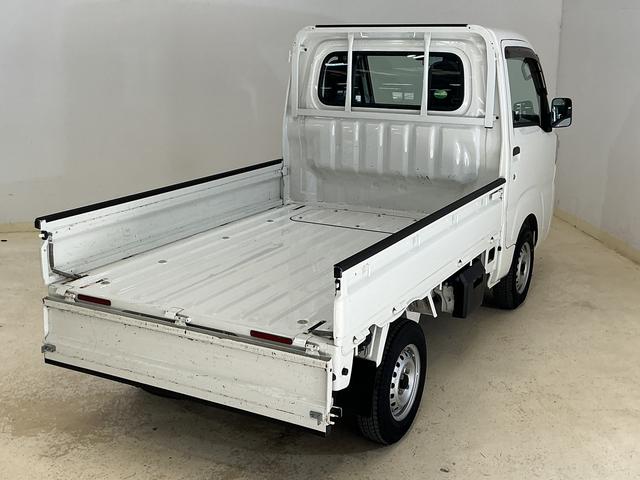 ハイゼットトラックスタンダード　ワンオーナー　５速ＭＴ　ラジオデッキ　ＥＴＣワンオーナー　５速ＭＴ　ラジオデッキ　ＥＴＣ　ドライブレコーダー　３方開　キーレスエントリー　ドアバイザー　マニュアルエアコン　ヘッドライトレべライザー　ラバーマット　スペアタイヤ　１２Ｖ電源ソケット（京都府）の中古車