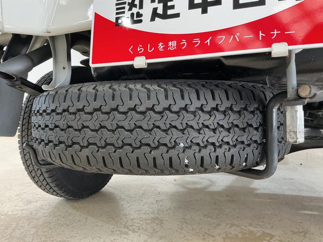 ハイゼットトラックスタンダード　ワンオーナー　５速ＭＴ　ラジオデッキ　ＥＴＣワンオーナー　５速ＭＴ　ラジオデッキ　ＥＴＣ　ドライブレコーダー　３方開　キーレスエントリー　ドアバイザー　マニュアルエアコン　ヘッドライトレべライザー　ラバーマット　スペアタイヤ　１２Ｖ電源ソケット（京都府）の中古車