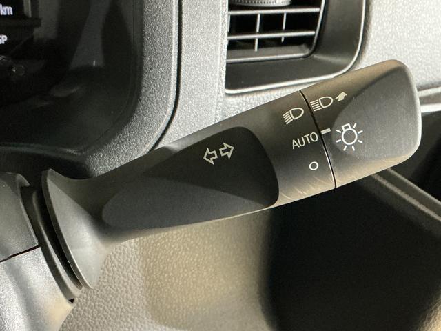 ハイゼットカーゴクルーズターボ コーナーセンサー オートマチックハイビーム前後コーナーセンサー オートマチックハイビーム オートライト アイドリングストップ スマートキー キーレスエントリー スペアキー有り プッシュスタート 横滑り防止装置 盗難防止装置 マニュアルエアコン(京都府)の中古車