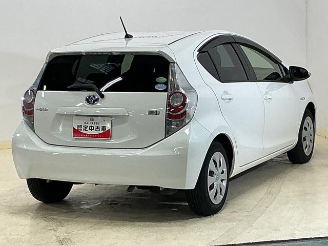 アクアＧ　ナビ　ＥＴＣ　フルセグチューナー　ブルートゥース対応社外ナビ　フルセグチューナー　ブルートゥース対応　ＥＴＣ　プッシュボタンエンジンスタート　電動格納式ドアミラー　オートエアコン　ＬＥＤヘッドライト　オートライト　ホイールキャップ　カーペットマット（京都府）の中古車