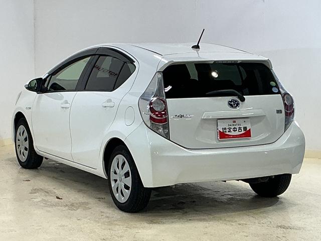 アクアＧ　ナビ　ＥＴＣ　フルセグチューナー　ブルートゥース対応社外ナビ　フルセグチューナー　ブルートゥース対応　ＥＴＣ　プッシュボタンエンジンスタート　電動格納式ドアミラー　オートエアコン　ＬＥＤヘッドライト　オートライト　ホイールキャップ　カーペットマット（京都府）の中古車