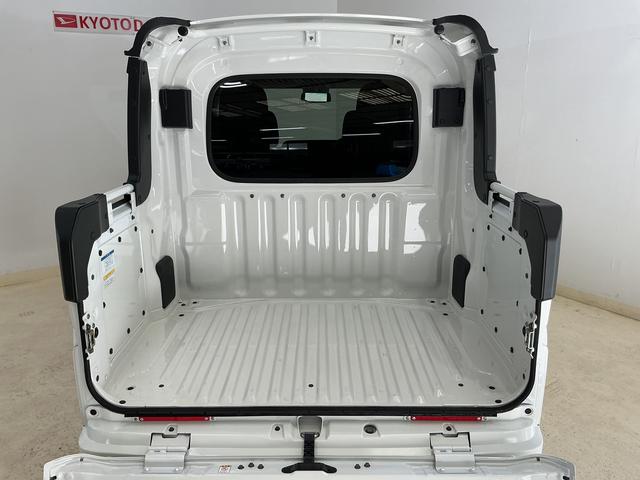 ハイゼットカーゴデッキバンG CVT車 オートマチックハイビーム スマアシCVT車 オートマチックハイビーム 両側スライドドア 前後コーナーセンサー スマートアシスト アイドリングストップ 盗難防止装置 横滑り防止装置 プッシュスタート スマートキー 12V電源ソケット(京都府)の中古車