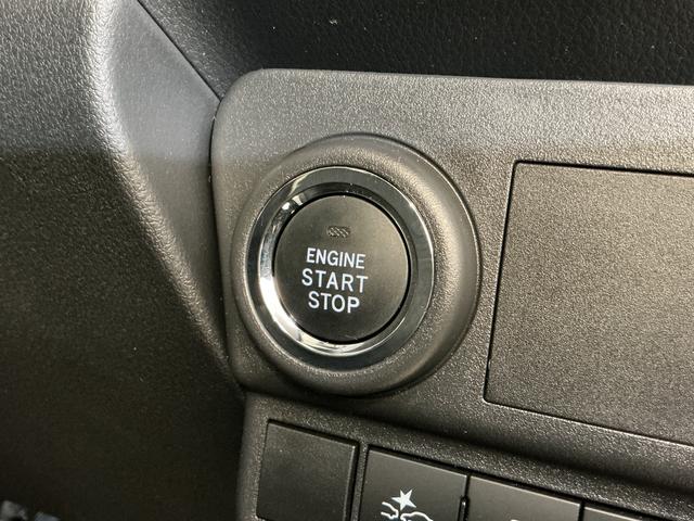 ハイゼットカーゴデッキバンG CVT車 オートマチックハイビーム スマアシCVT車 オートマチックハイビーム 両側スライドドア 前後コーナーセンサー スマートアシスト アイドリングストップ 盗難防止装置 横滑り防止装置 プッシュスタート スマートキー 12V電源ソケット(京都府)の中古車