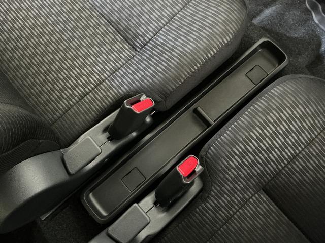 ハイゼットカーゴデッキバンG CVT車 オートマチックハイビーム スマアシCVT車 オートマチックハイビーム 両側スライドドア 前後コーナーセンサー スマートアシスト アイドリングストップ 盗難防止装置 横滑り防止装置 プッシュスタート スマートキー 12V電源ソケット(京都府)の中古車