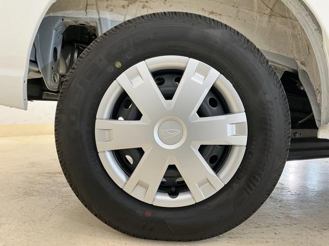 ハイゼットカーゴデッキバンG CVT車 オートマチックハイビーム スマアシCVT車 オートマチックハイビーム 両側スライドドア 前後コーナーセンサー スマートアシスト アイドリングストップ 盗難防止装置 横滑り防止装置 プッシュスタート スマートキー 12V電源ソケット(京都府)の中古車