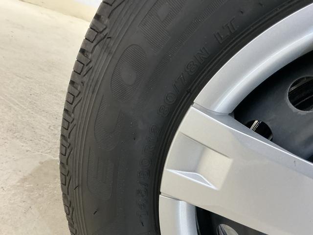 ハイゼットカーゴデッキバンG CVT車 オートマチックハイビーム スマアシCVT車 オートマチックハイビーム 両側スライドドア 前後コーナーセンサー スマートアシスト アイドリングストップ 盗難防止装置 横滑り防止装置 プッシュスタート スマートキー 12V電源ソケット(京都府)の中古車