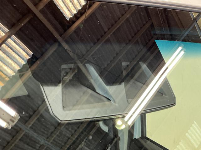 ハイゼットカーゴクルーズターボ　切替式４ＷＤ　ＣＶＴ車　両側スライドドア切替式４ＷＤ　ＣＶＴ車　両側スライドドア　前後コーナーセンサー　オートマチックハイビーム　オートライト　スマートキー　キーレスエントリー　プッシュスタート　横滑り防止装置　盗難防止装置　電動格納ミラー（京都府）の中古車