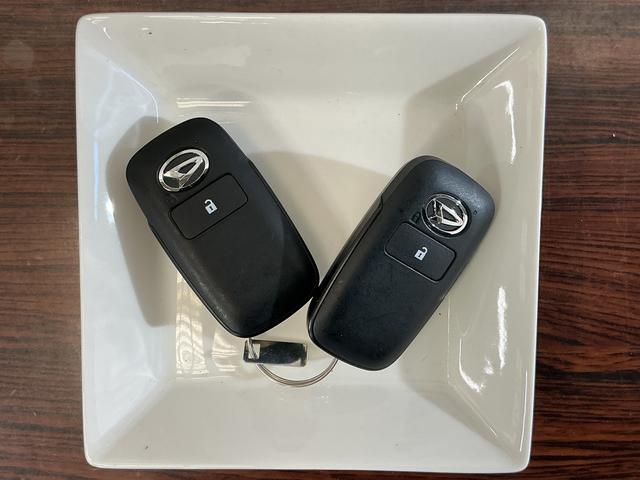 ハイゼットカーゴクルーズターボ　切替式４ＷＤ　ＣＶＴ車　両側スライドドア切替式４ＷＤ　ＣＶＴ車　両側スライドドア　前後コーナーセンサー　オートマチックハイビーム　オートライト　スマートキー　キーレスエントリー　プッシュスタート　横滑り防止装置　盗難防止装置　電動格納ミラー（京都府）の中古車