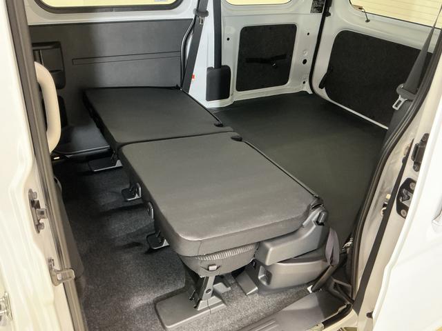 ハイゼットカーゴクルーズターボ　切替式４ＷＤ　ＣＶＴ車　両側スライドドア切替式４ＷＤ　ＣＶＴ車　両側スライドドア　前後コーナーセンサー　オートマチックハイビーム　オートライト　スマートキー　キーレスエントリー　プッシュスタート　横滑り防止装置　盗難防止装置　電動格納ミラー（京都府）の中古車