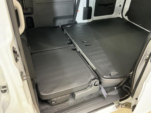 ハイゼットカーゴクルーズターボ　切替式４ＷＤ　ＣＶＴ車　両側スライドドア切替式４ＷＤ　ＣＶＴ車　両側スライドドア　前後コーナーセンサー　オートマチックハイビーム　オートライト　スマートキー　キーレスエントリー　プッシュスタート　横滑り防止装置　盗難防止装置　電動格納ミラー（京都府）の中古車