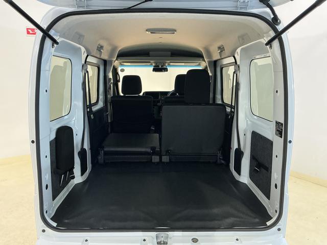 ハイゼットカーゴクルーズターボ　切替式４ＷＤ　ＣＶＴ車　両側スライドドア切替式４ＷＤ　ＣＶＴ車　両側スライドドア　前後コーナーセンサー　オートマチックハイビーム　オートライト　スマートキー　キーレスエントリー　プッシュスタート　横滑り防止装置　盗難防止装置　電動格納ミラー（京都府）の中古車