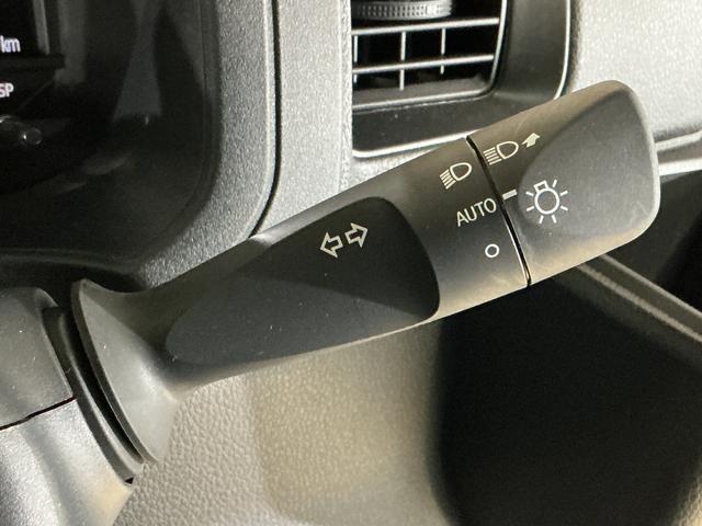 ハイゼットカーゴクルーズターボ　切替式４ＷＤ　ＣＶＴ車　両側スライドドア切替式４ＷＤ　ＣＶＴ車　両側スライドドア　前後コーナーセンサー　オートマチックハイビーム　オートライト　スマートキー　キーレスエントリー　プッシュスタート　横滑り防止装置　盗難防止装置　電動格納ミラー（京都府）の中古車