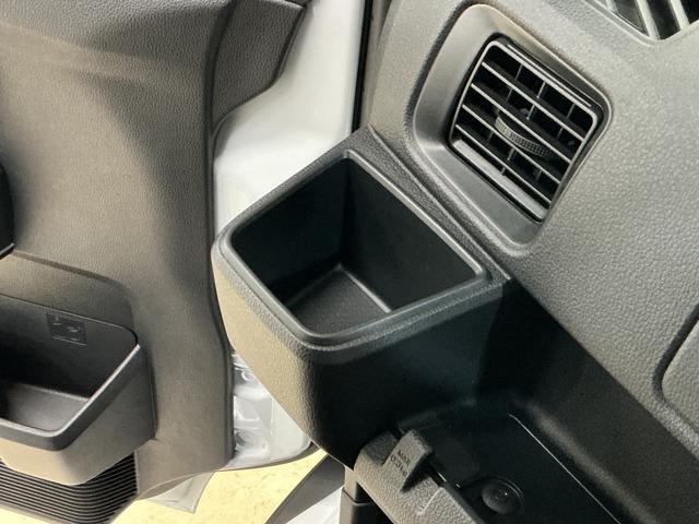 ハイゼットカーゴクルーズターボ　切替式４ＷＤ　ＣＶＴ車　両側スライドドア切替式４ＷＤ　ＣＶＴ車　両側スライドドア　前後コーナーセンサー　オートマチックハイビーム　オートライト　スマートキー　キーレスエントリー　プッシュスタート　横滑り防止装置　盗難防止装置　電動格納ミラー（京都府）の中古車