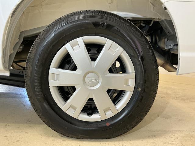 ハイゼットカーゴクルーズターボ　切替式４ＷＤ　ＣＶＴ車　両側スライドドア切替式４ＷＤ　ＣＶＴ車　両側スライドドア　前後コーナーセンサー　オートマチックハイビーム　オートライト　スマートキー　キーレスエントリー　プッシュスタート　横滑り防止装置　盗難防止装置　電動格納ミラー（京都府）の中古車