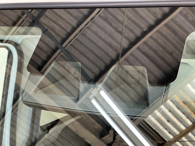 ハイゼットカーゴDX 切替式4WD CVT車 ラジオデッキ コーナーセンサー切替式4WD CVT車 ラジオデッキ コーナーセンサー オートマチックハイビーム オートライト アイドリングストップ 横滑り防止装置 キーレスエントリー ヘッドライトレべライザー 12V電源ソケット(京都府)の中古車