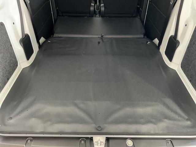 ハイゼットカーゴDX 切替式4WD CVT車 ラジオデッキ コーナーセンサー切替式4WD CVT車 ラジオデッキ コーナーセンサー オートマチックハイビーム オートライト アイドリングストップ 横滑り防止装置 キーレスエントリー ヘッドライトレべライザー 12V電源ソケット(京都府)の中古車