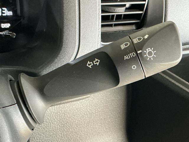 ハイゼットカーゴDX 切替式4WD CVT車 ラジオデッキ コーナーセンサー切替式4WD CVT車 ラジオデッキ コーナーセンサー オートマチックハイビーム オートライト アイドリングストップ 横滑り防止装置 キーレスエントリー ヘッドライトレべライザー 12V電源ソケット(京都府)の中古車