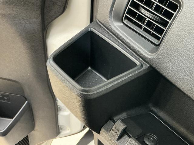 ハイゼットカーゴDX 切替式4WD CVT車 ラジオデッキ コーナーセンサー切替式4WD CVT車 ラジオデッキ コーナーセンサー オートマチックハイビーム オートライト アイドリングストップ 横滑り防止装置 キーレスエントリー ヘッドライトレべライザー 12V電源ソケット(京都府)の中古車