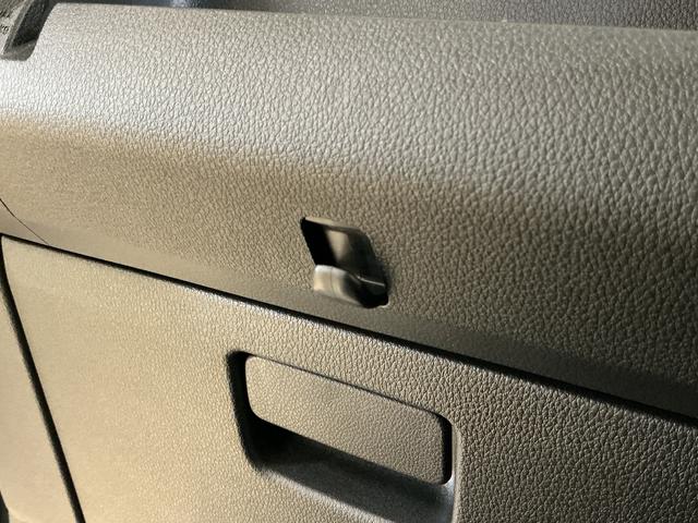 ハイゼットカーゴDX 切替式4WD CVT車 ラジオデッキ コーナーセンサー切替式4WD CVT車 ラジオデッキ コーナーセンサー オートマチックハイビーム オートライト アイドリングストップ 横滑り防止装置 キーレスエントリー ヘッドライトレべライザー 12V電源ソケット(京都府)の中古車